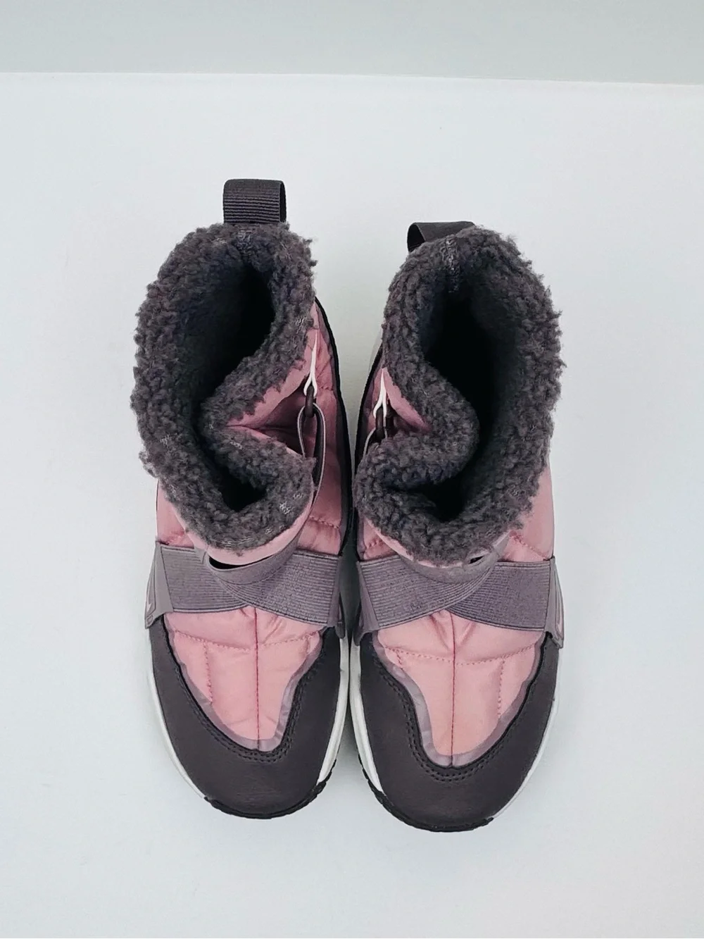 Nike Flex Advance boots. Size 3Y. Quilted textile upper with fleece lining. Pink